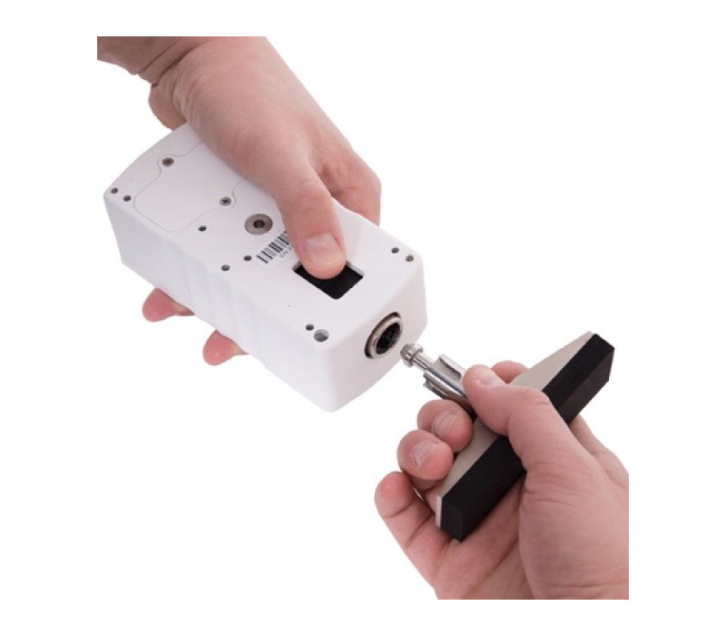 Innovative Click-Lock™ Technologie garantiert perfekte Ausrichtung des Zubehörs und schützt das Gerät vor Beschädigungen durch das Zubehör. Zum entfernen des Zubehörs einfach den Knopf eindrücken.